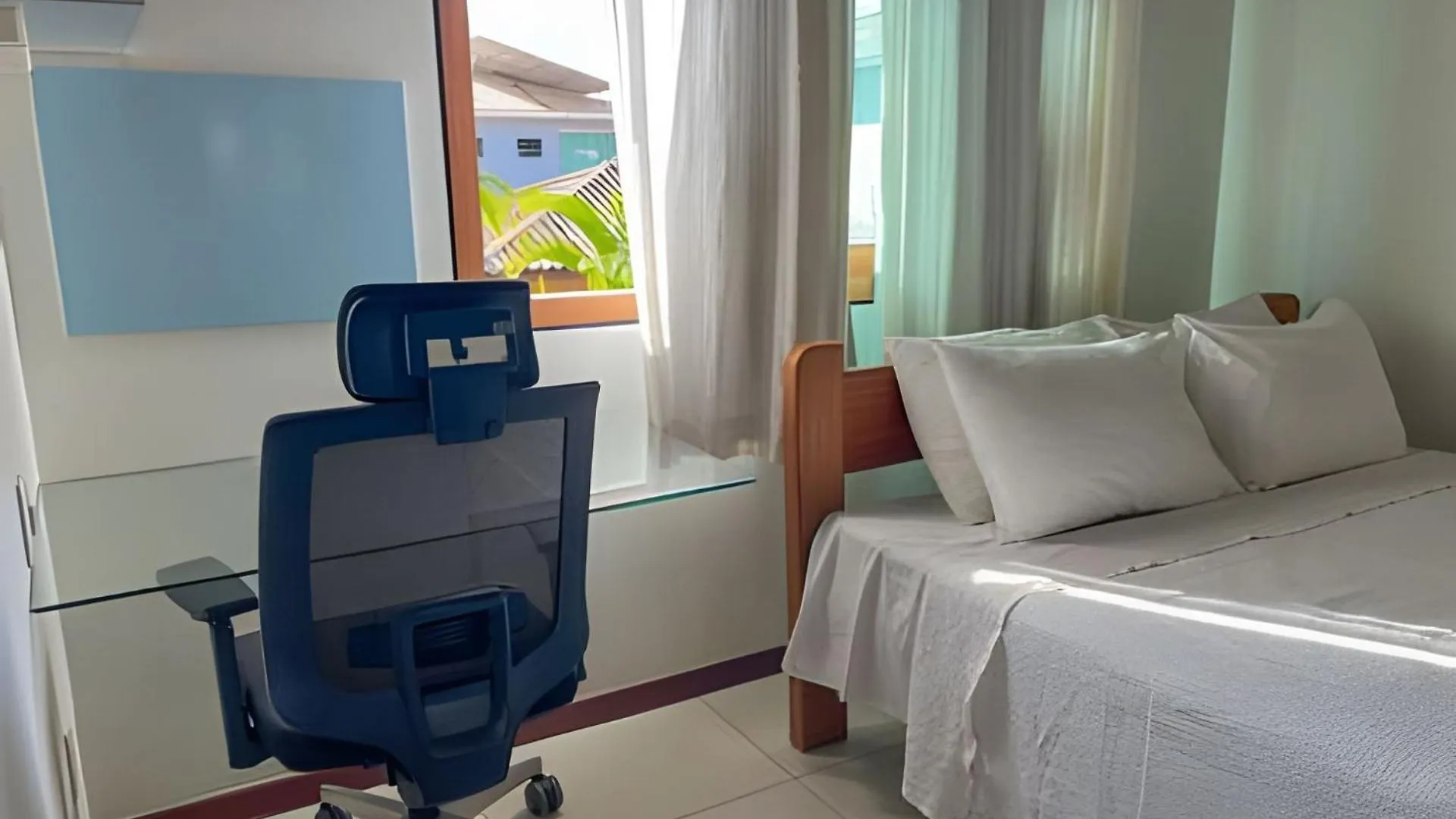 Dom wakacyjny 450M Da Praia Taperapuan; 2 Suites; Piscina; Wifi 300 Mbs; 2 Pavimento; Churrasqueira; Estacionamento Gratuito 1 Carro. Porto Seguro