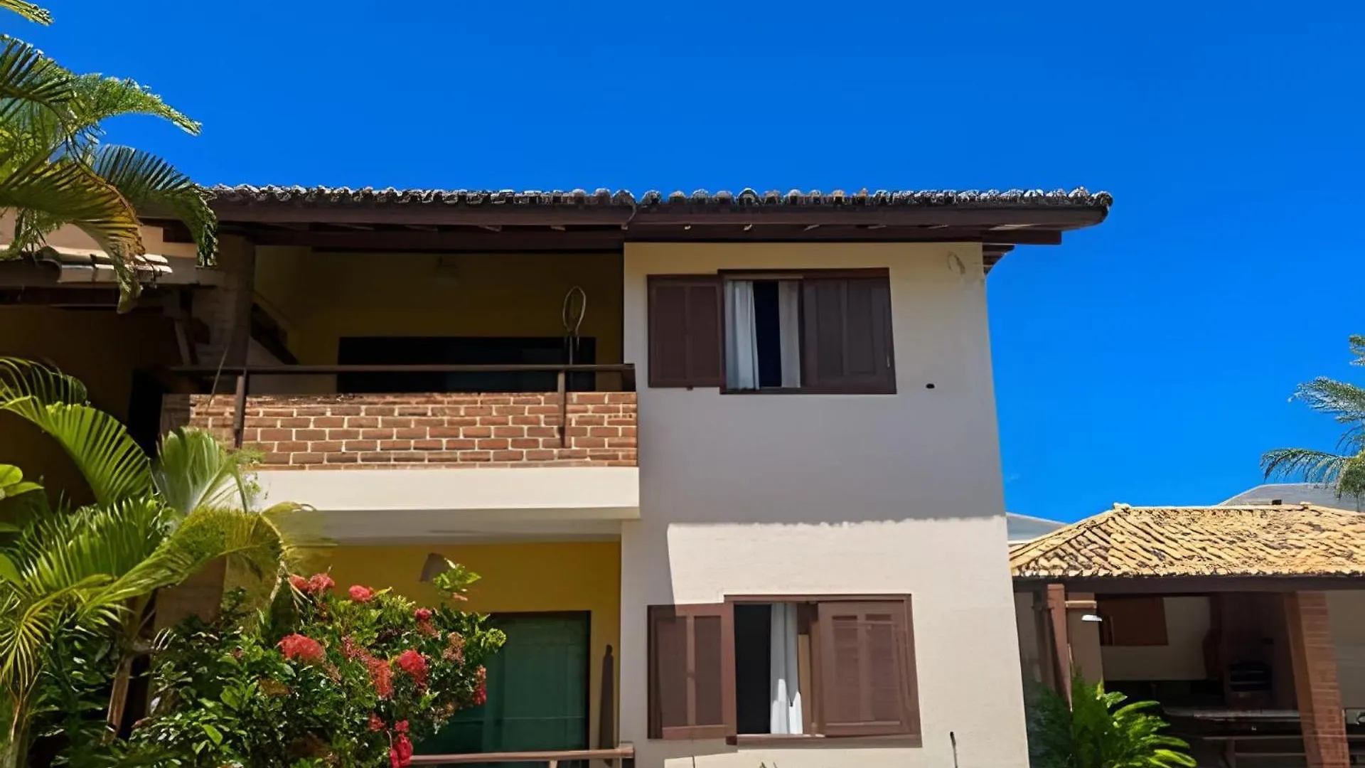 450M Da Praia Taperapuan; 2 Suites; Piscina; Wifi 300 Mbs; 2 Pavimento; Churrasqueira; Estacionamento Gratuito 1 Carro. Porto Seguro Dom wakacyjny