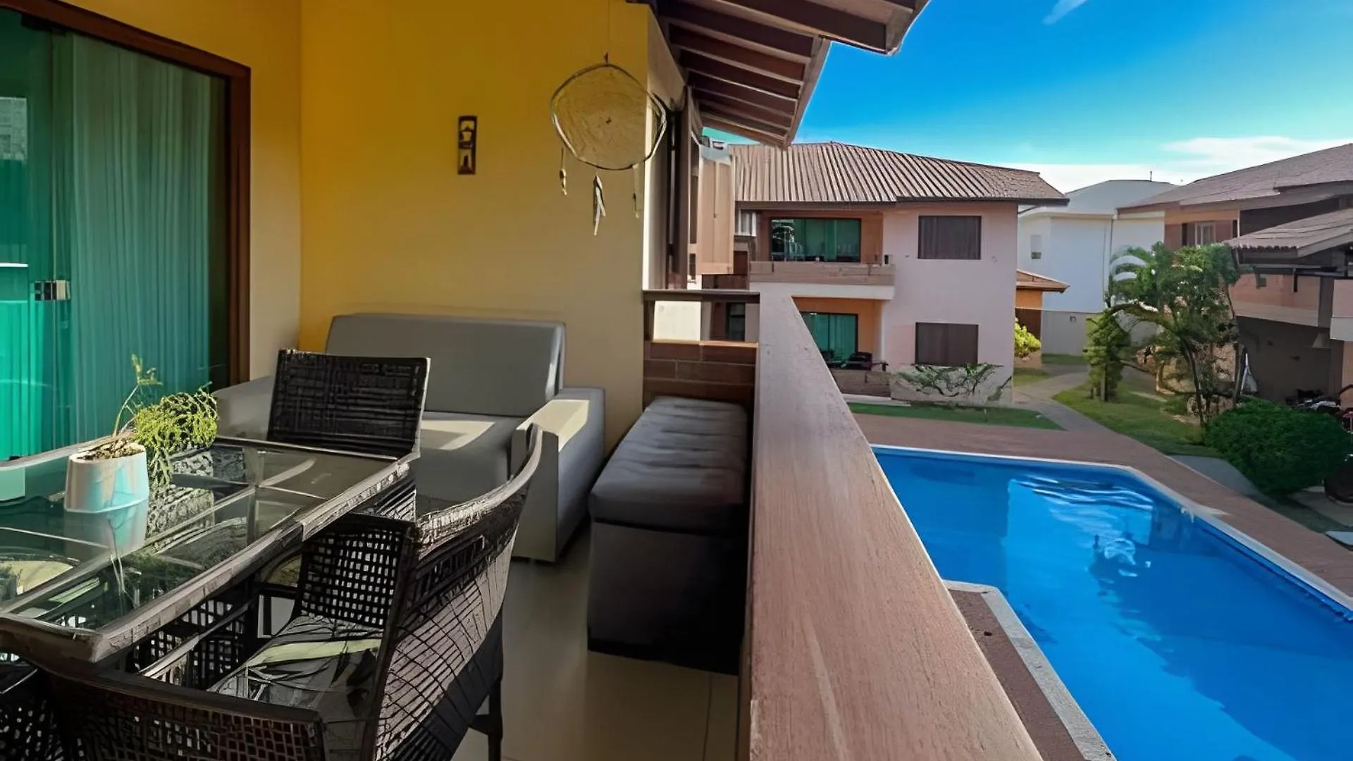 450M Da Praia Taperapuan; 2 Suites; Piscina; Wifi 300 Mbs; 2 Pavimento; Churrasqueira; Estacionamento Gratuito 1 Carro. Porto Seguro Brazylia