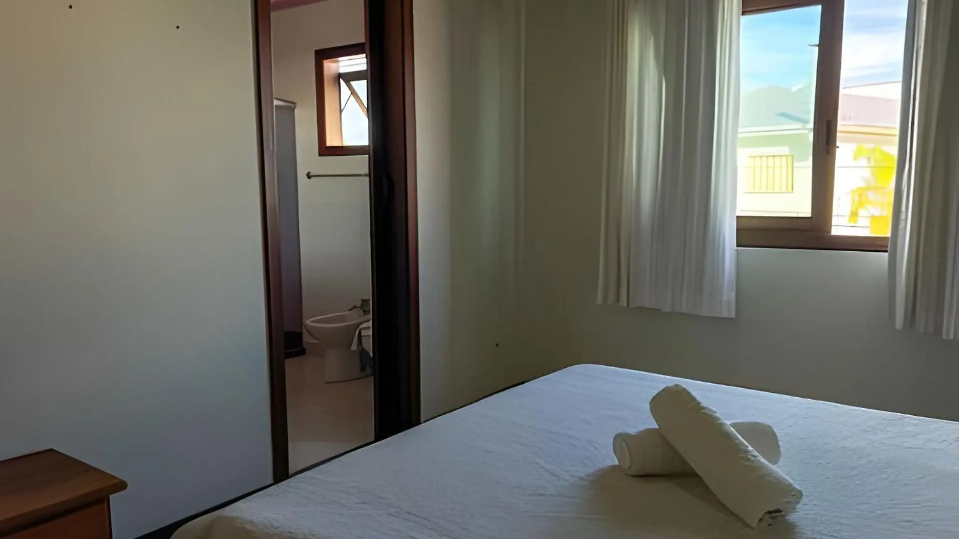 450M Da Praia Taperapuan; 2 Suites; Piscina; Wifi 300 Mbs; 2 Pavimento; Churrasqueira; Estacionamento Gratuito 1 Carro. Porto Seguro 0*,  Brazylia