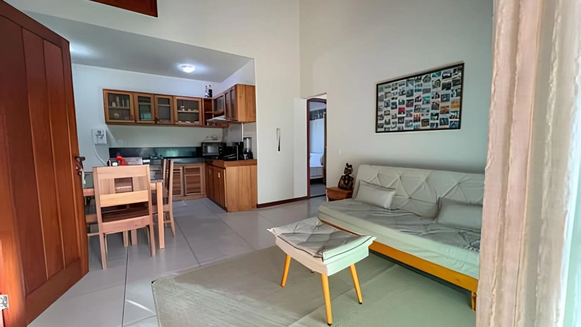 Tatil Evi 450M Da Praia Taperapuan; 2 Suites; Piscina; Wifi 300 Mbs; 2 Pavimento; Churrasqueira; Estacionamento Gratuito 1 Carro. Porto Seguro